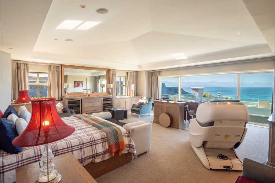 5 Bedroom Property for Sale in Whale Rock Beach Western Cape